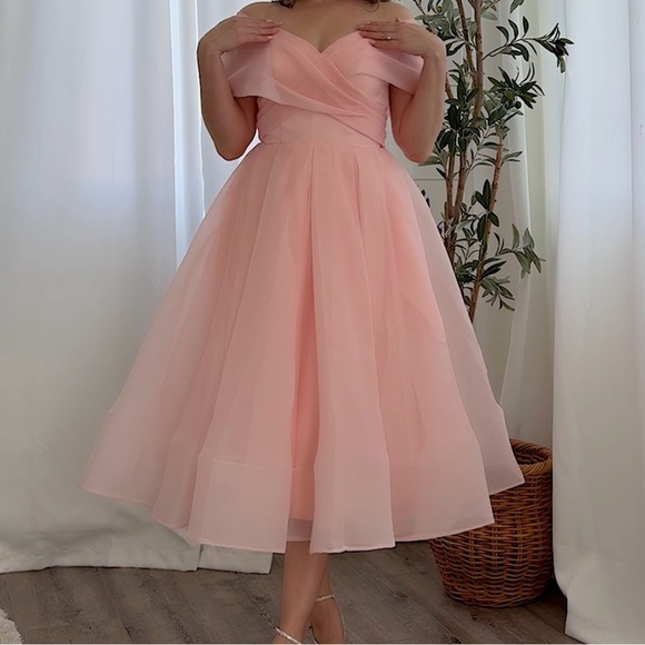 Dress - Picture 9 of 12